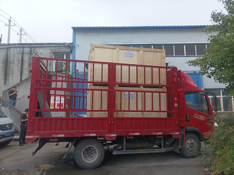 2臺定制直線篩出口非洲