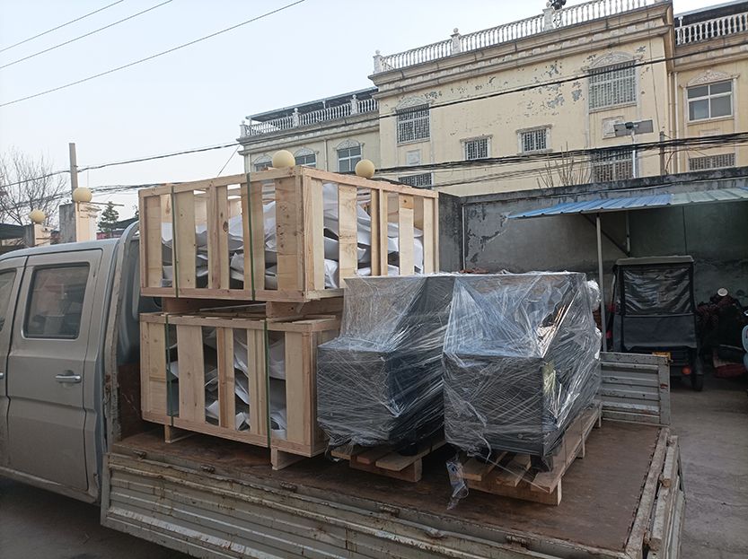 電磁給料機、特殊定制旋振篩上蓋發貨