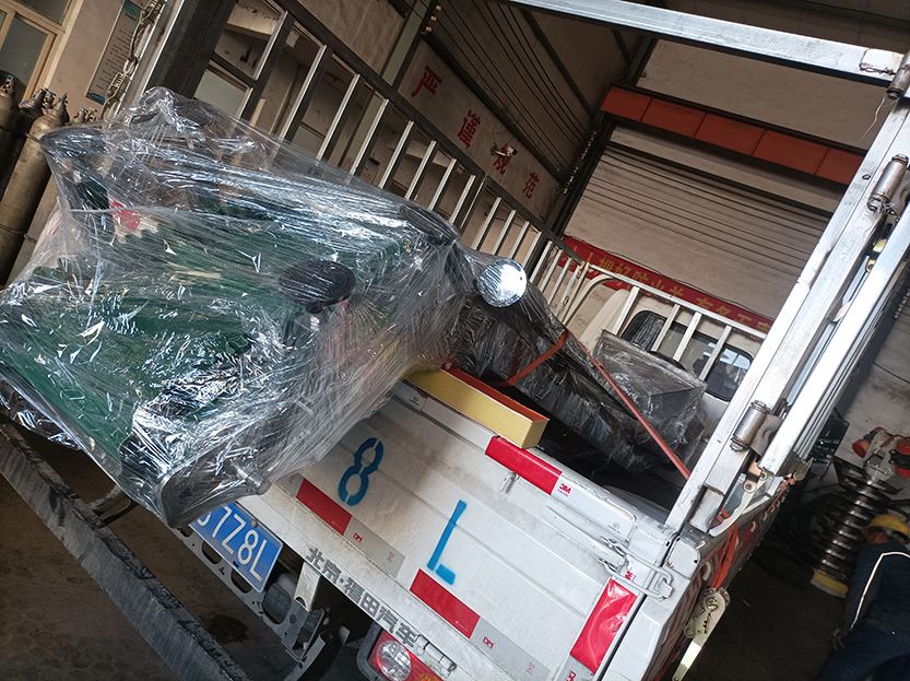 客戶定制皮帶輸送機發貨