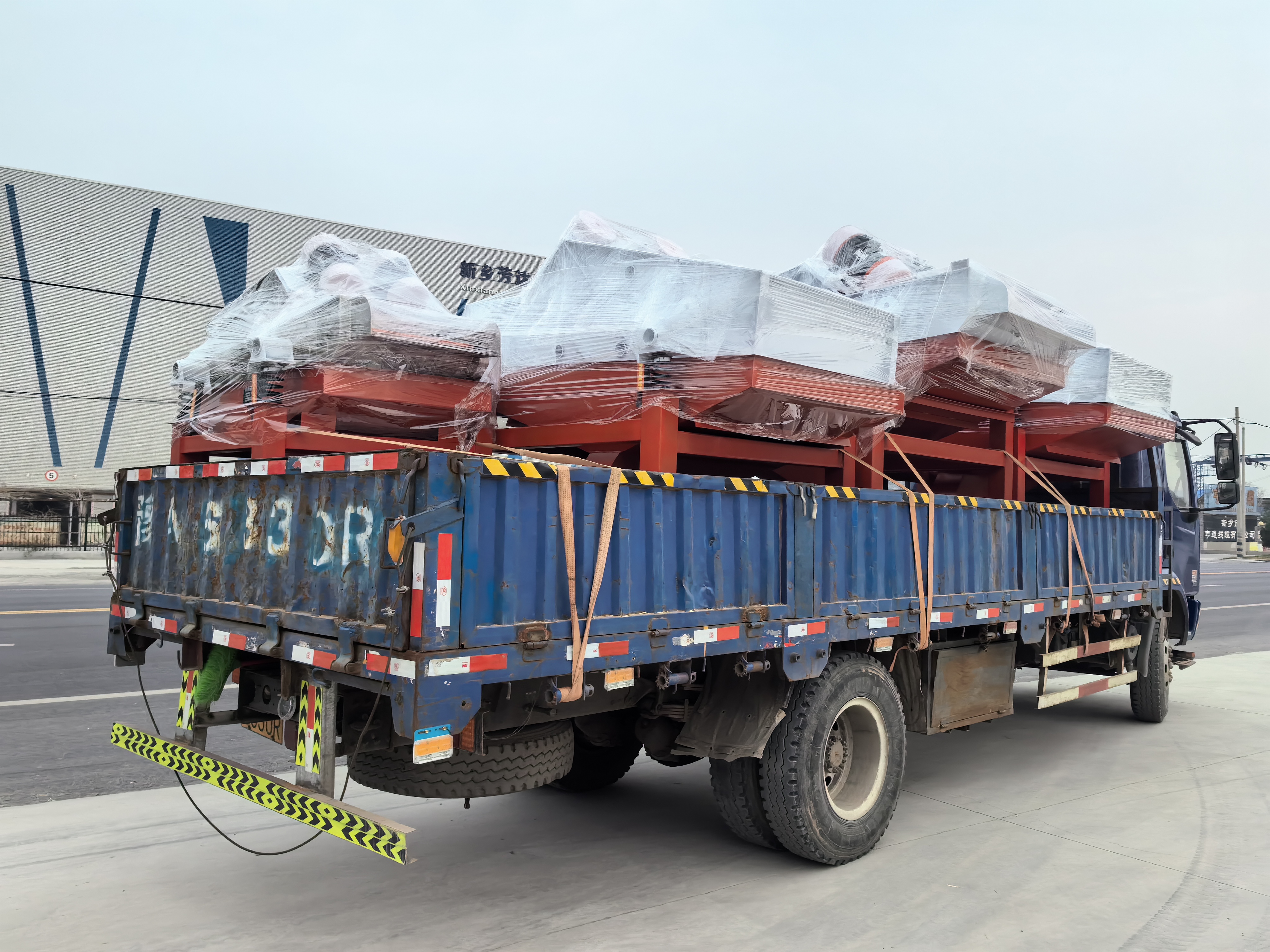 四臺高顏值脫水篩發(fā)貨