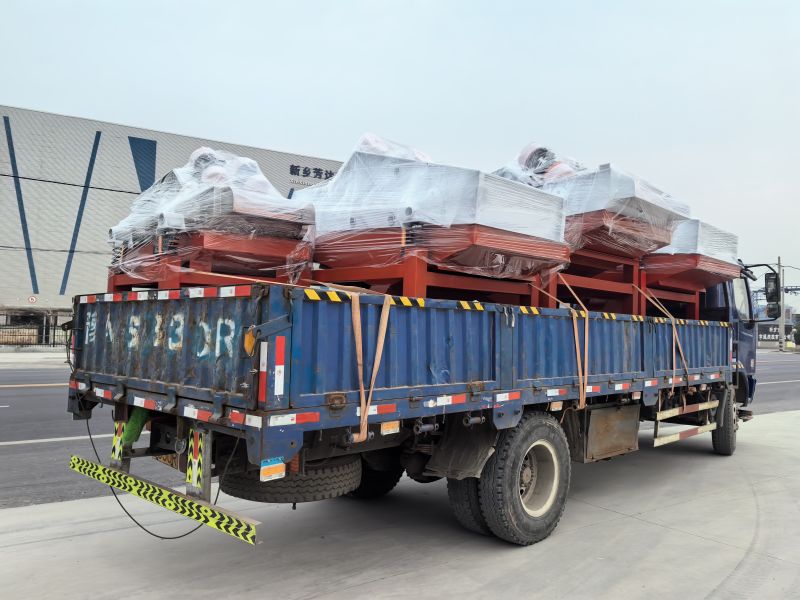 四臺(tái)高顏值脫水篩發(fā)貨